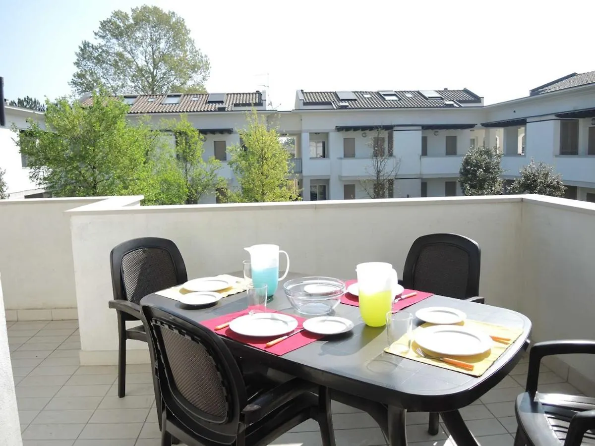 Comfortable Flat In A Residence With Swimming Pool Bibione Apartmán