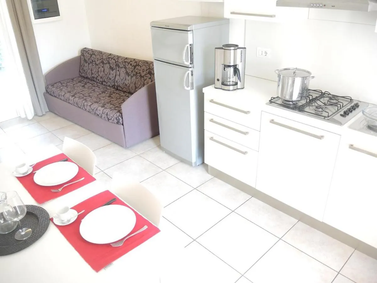 Comfortable Flat In A Residence With Swimming Pool Bibione 0*,