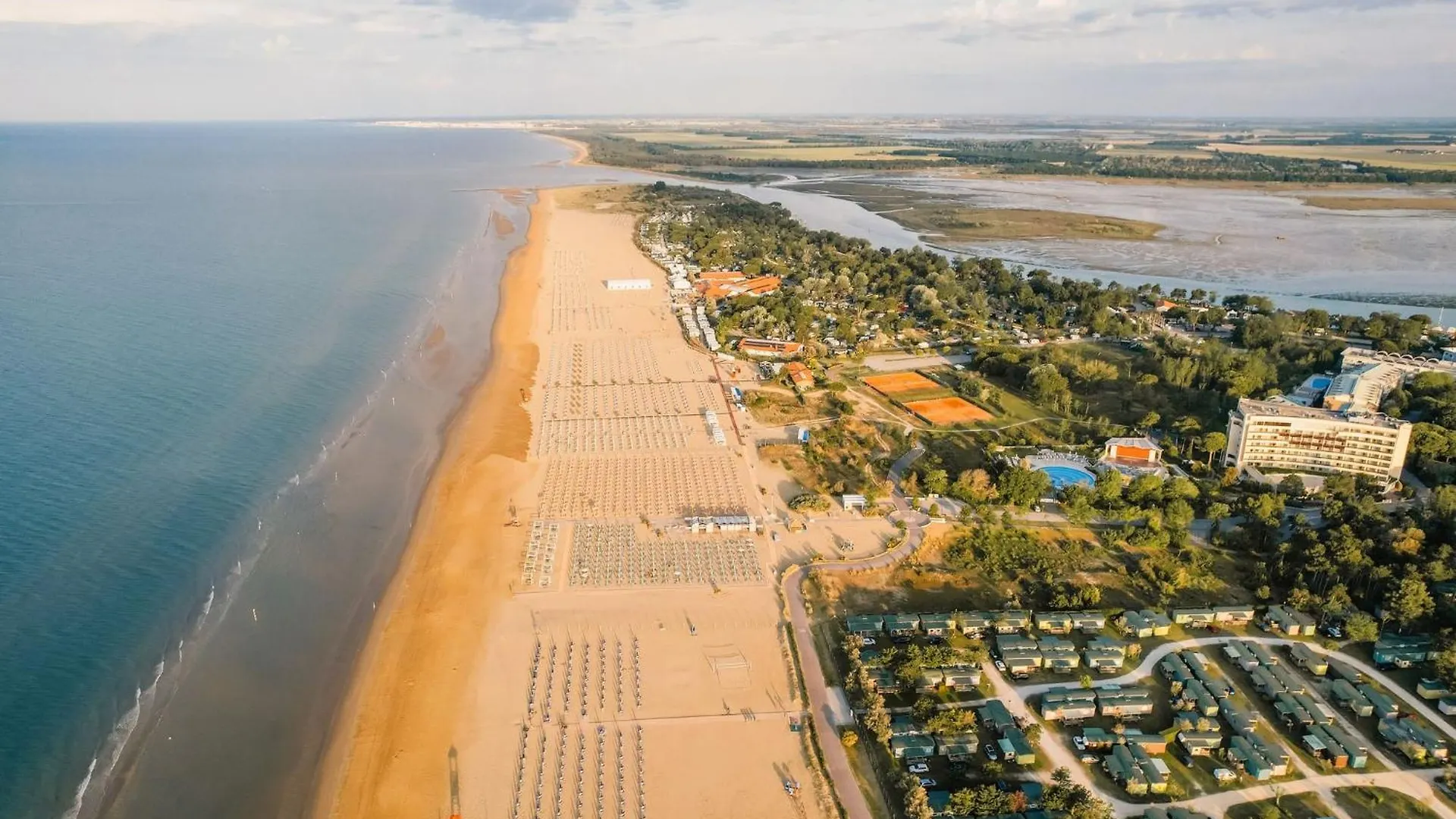 Comfortable Flat In A Residence With Swimming Pool Bibione Itálie